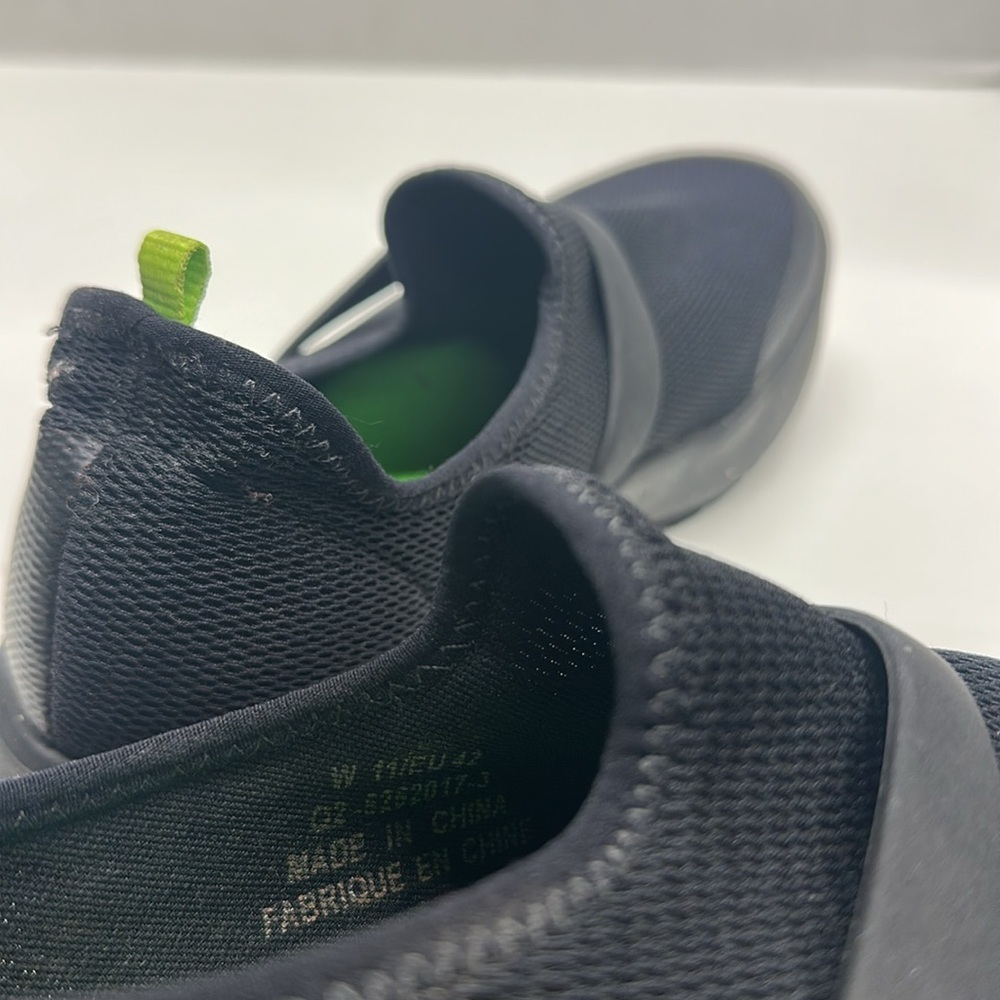 Oofos Shoes OOmg Eezee Low Slip On Shoe Casual Sneakers Trainer Black White 11 - Picture 9 of 9